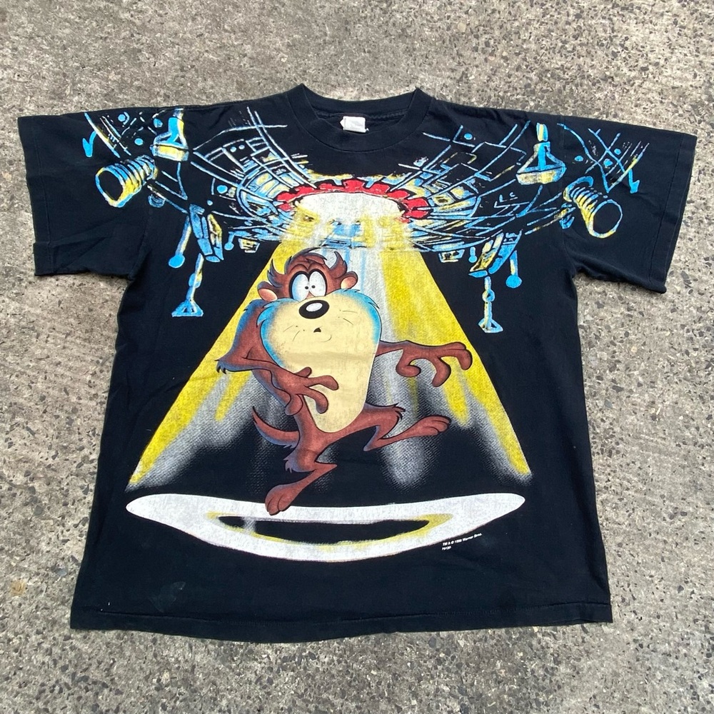 Rare vintage 90s Tasmanian Devil UFO Abduction tee